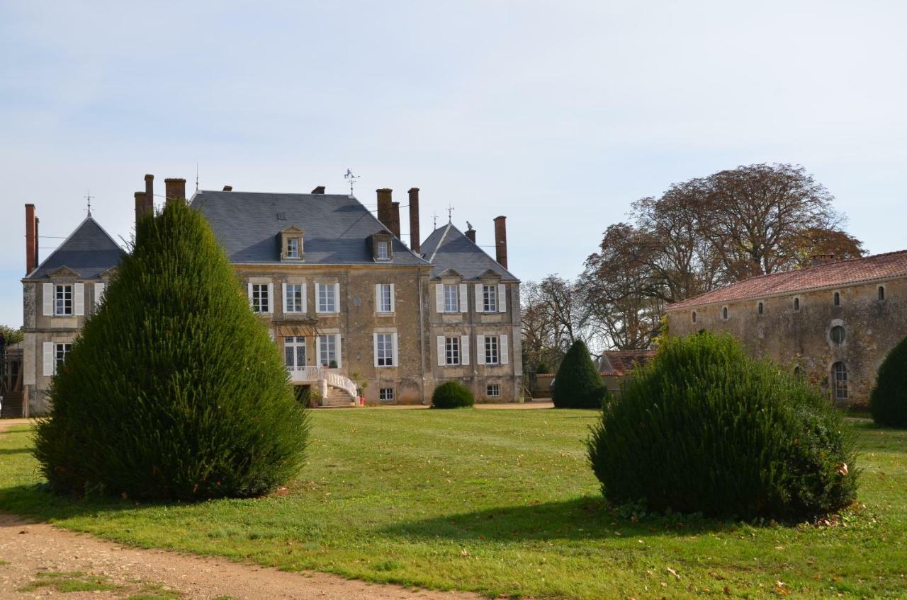 Château des Noces Bazoges-en-Pareds Exterior foto